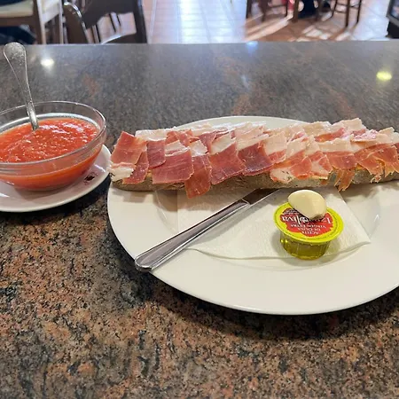 Hotel Restaurante Dama De 3*