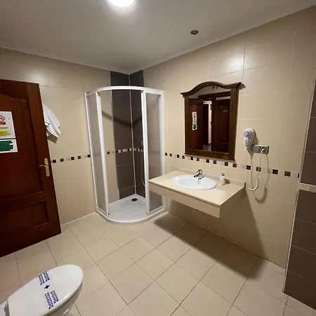 Hotell Restaurante Dama De 3*