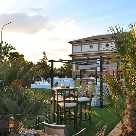 Hotel Restaurante Dama De 3*