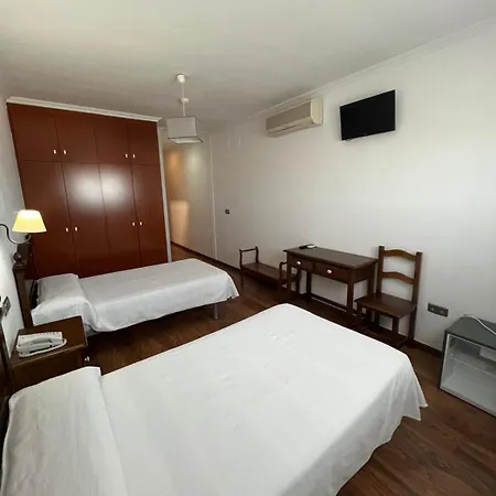Hotell Restaurante Dama De Baza